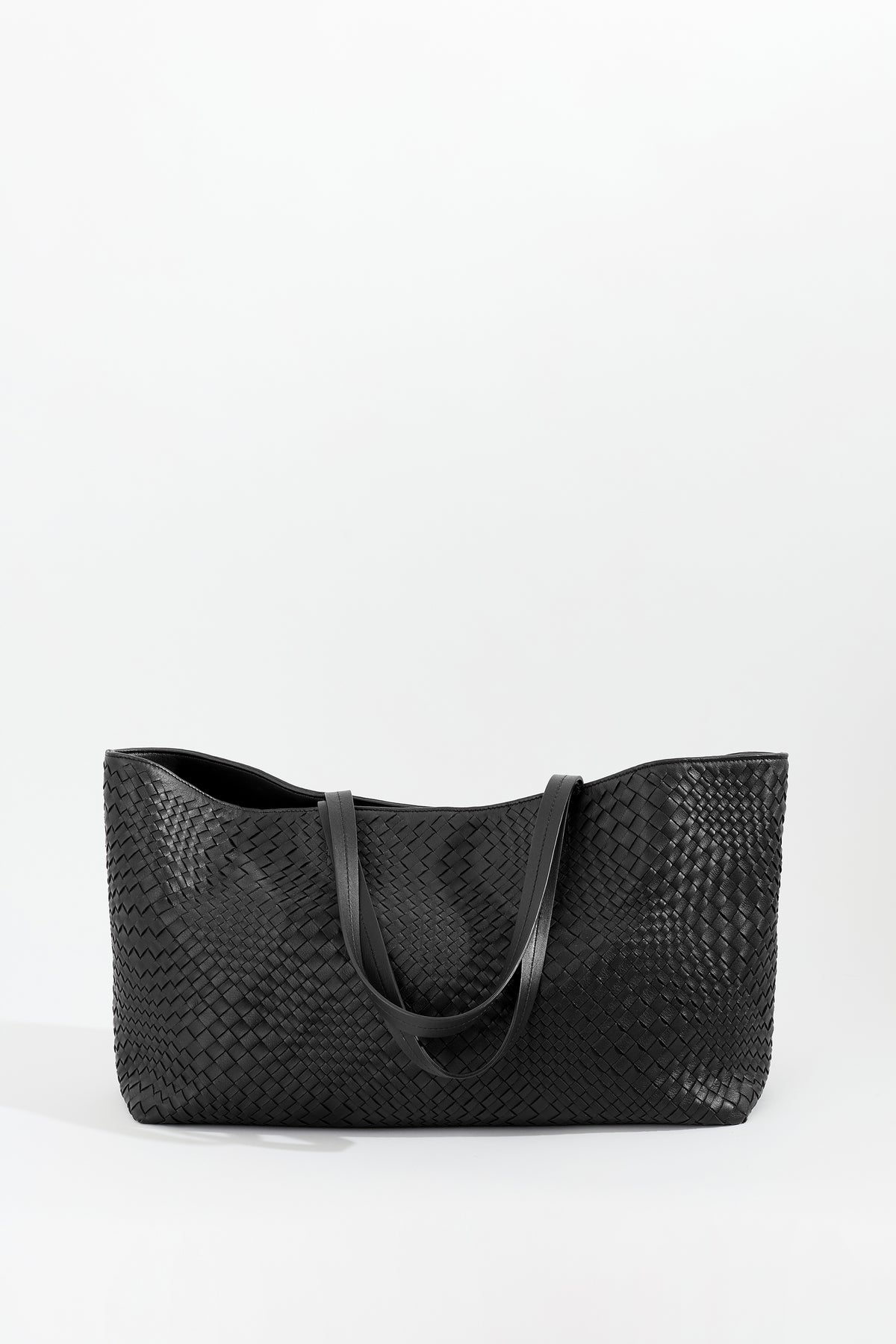 LATA handwoven nappa leather tote bag in Black by Narii