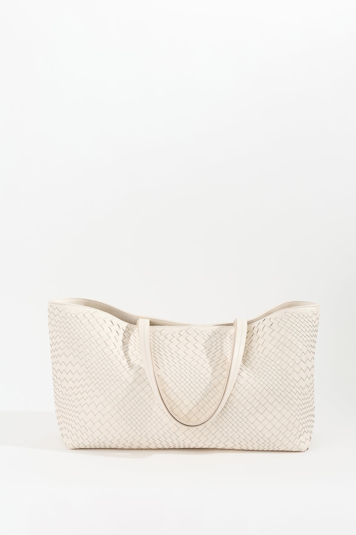 LATA handwoven nappa leather tote bag in Chalk by Narii