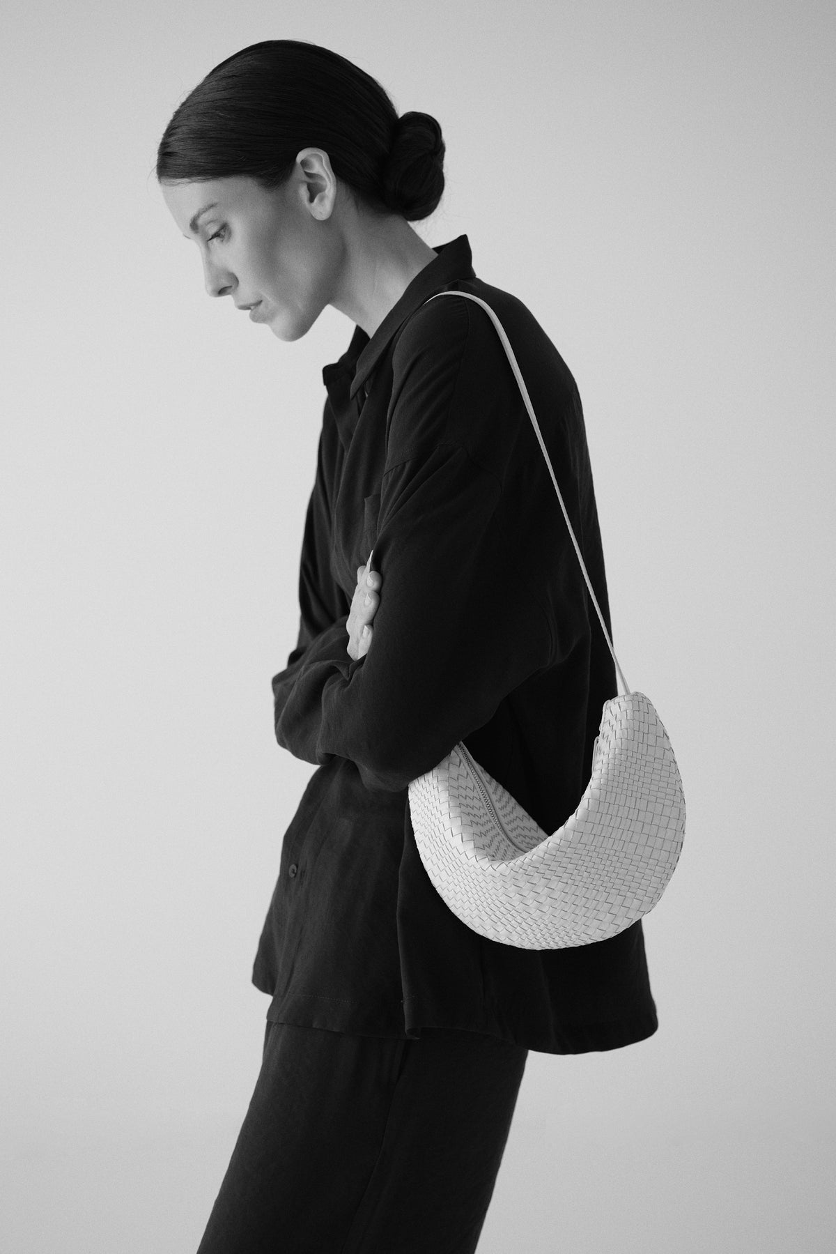 Sac porté épaule en cuir tressé SORA - Craie